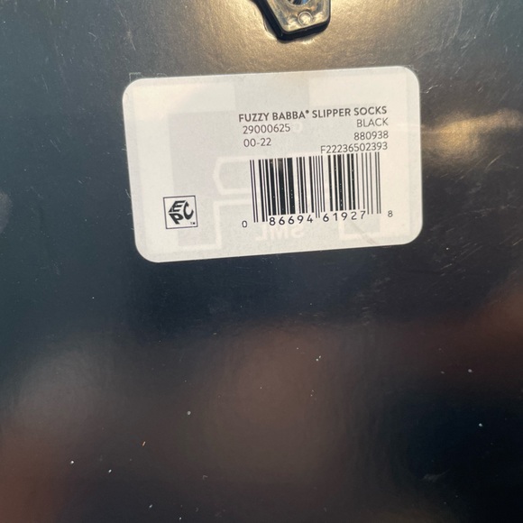 Walt Disney: Nightmare Before Christmas; Fuzzy Babba Slippers
Sm/med
5.5-7.5
NWT - Picture 5 of 9